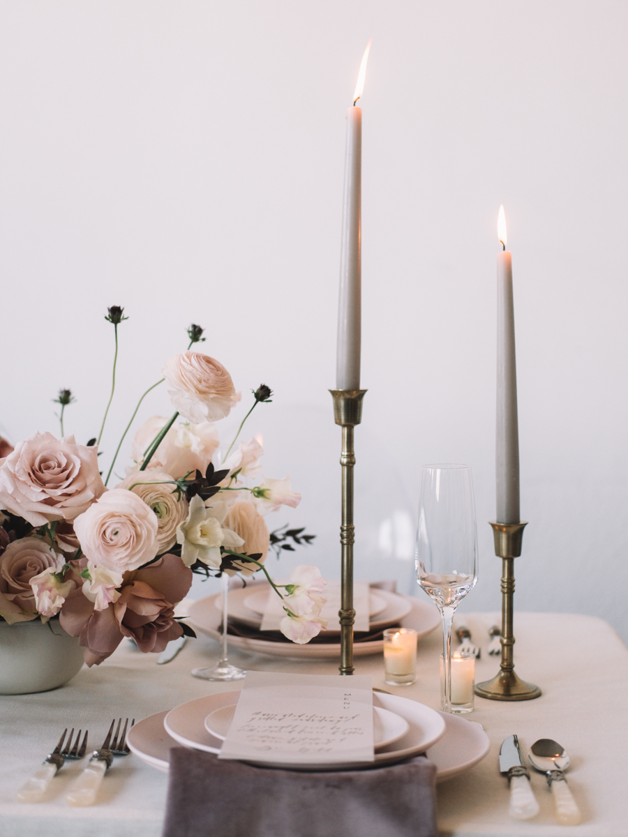 minimal and delicate wedding table setting
