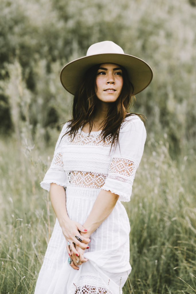 Sundown Meadow Engagement Session - Andiartigue.com